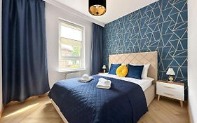Dmk Blue Apartment Near Warsaw-Modlin Airport